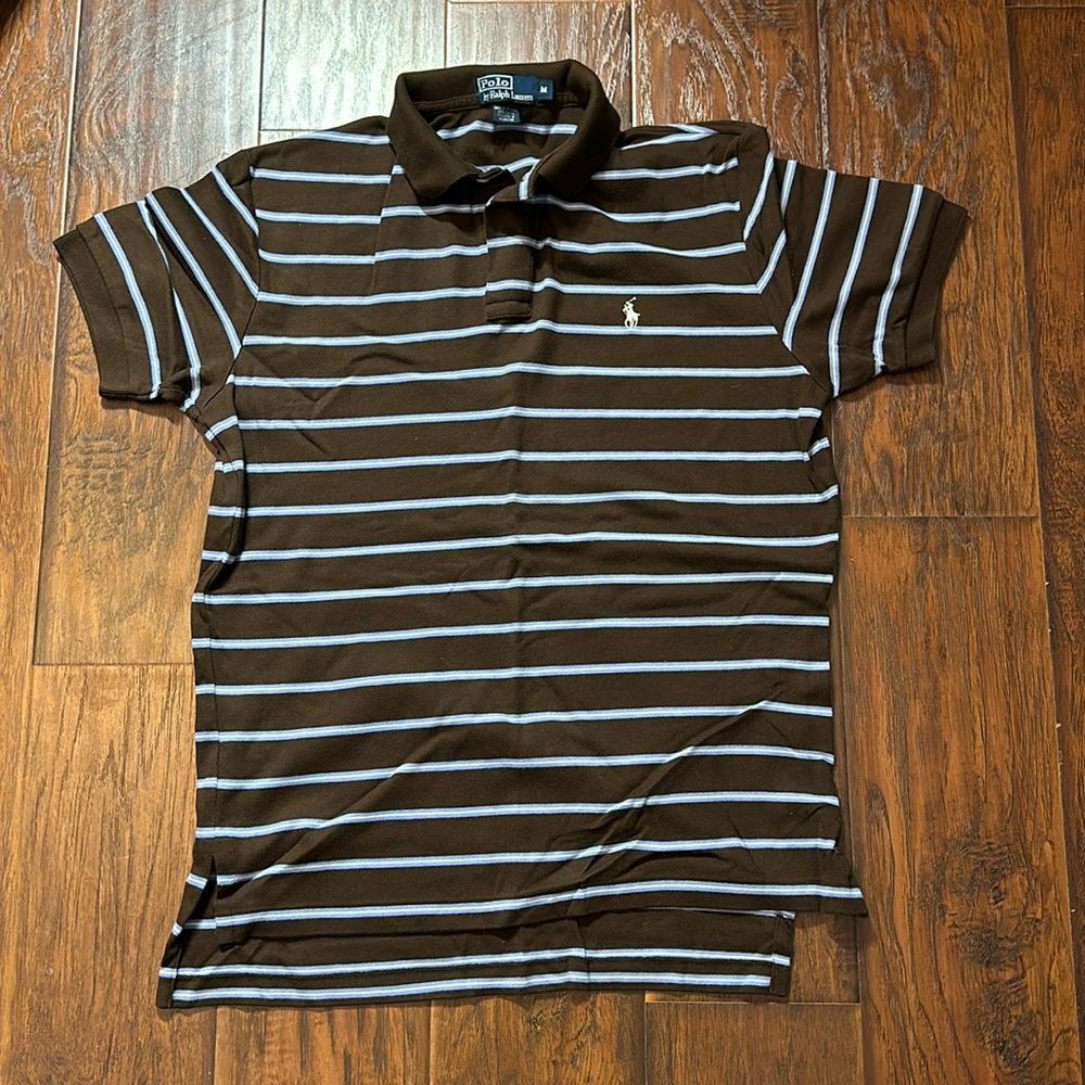 Ralph Lauren Polo Shirt. Mens size Medium.